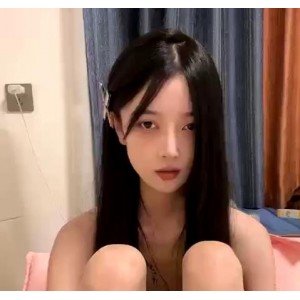 小蝴蝶学生妹自拍福利姬3V-2.2G大长腿黑丝特写观看
