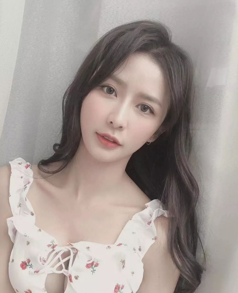 高颜值女主播《你李姐》视频合集,丰满魅力尽显含视频数量