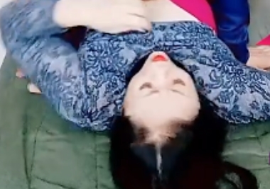 神秘勾引：蝴蝶少妇勾引鸭舌男片，白色画面，观看资源丰富，永久有效