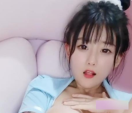 软软小湿妹直播合集：清纯软妹子玩法多变，十个视频无法抗拒