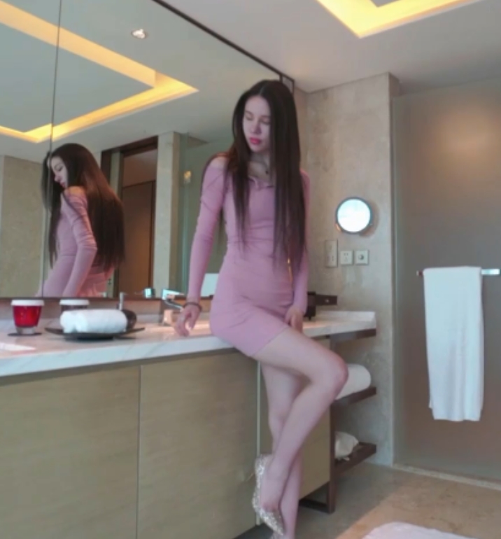 果哥私拍美模铂金版全高清42部合集，视频尺度有惊喜！