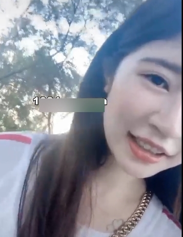 网红玲玲：粉丝狂热的视频享受