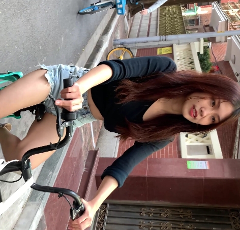 翘臀长腿美女牛仔裤视频1V/8.03G/百度云