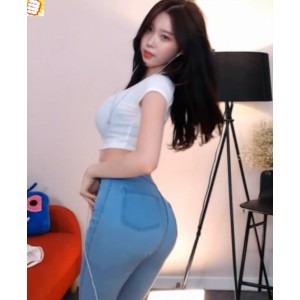 群星脱衣舞台合集，IU、Lisa等舞者精彩表演，视频大小300MB，百度盘下载
