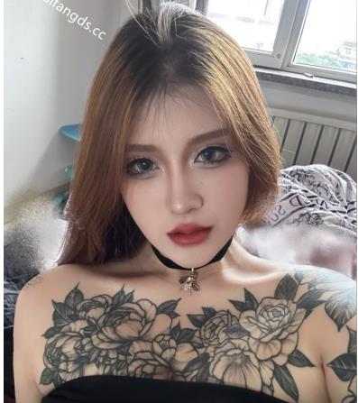 高颜值网红大野驴实锤露脸视频，纹身棒棒糖惊喜，快手下水道