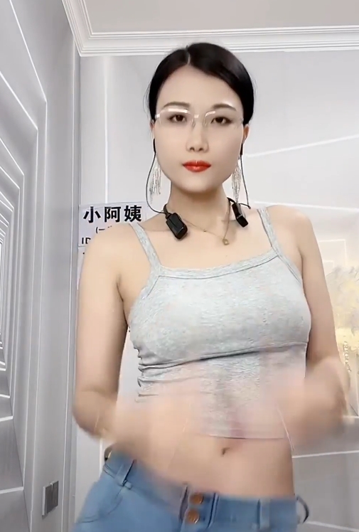 冷美人林夕：轻熟御姐紧身裤后摇诱惑，4小时16分视频震撼上贤妗