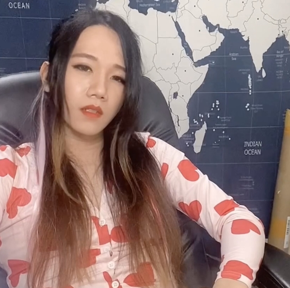 生活中找到一丝放松和快乐。赶紧点击进入百度搜索，一睹CharlotteNiya的风采吧！