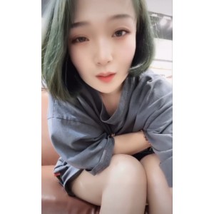 网红反差女主播小雪：12V1.92G视频集锦