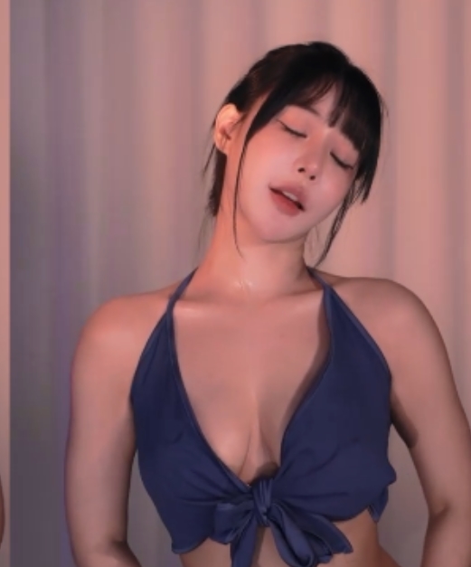 独家福利韩国美女主播韩璐热舞小合集，12v+2.2g视频大放送！30天有效