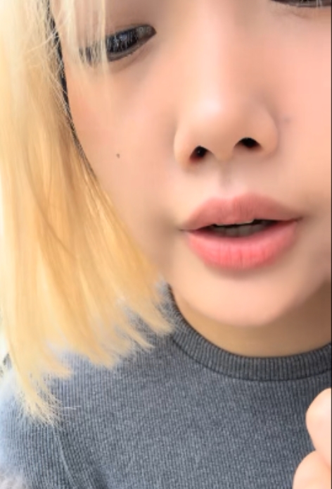 欢小姐户外密码房三人游表演:烧烤奇玩具直播1G视频