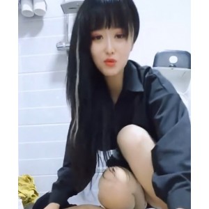 感受她的女王气场，领略她的直播魅力！