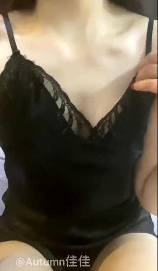 “推特高颜值女孩小花惊艳合集,3.5G视频百度盘分享”