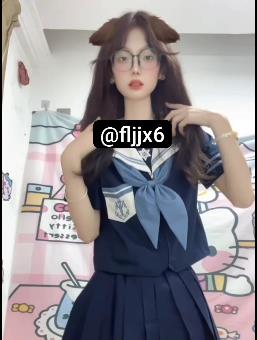 福利姬学妹自拍短片35分钟，校园楼前森林风情正片