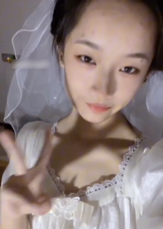 04年女大学生胡椒籽33宿舍脸视频合集，2.89G百度云分享资源