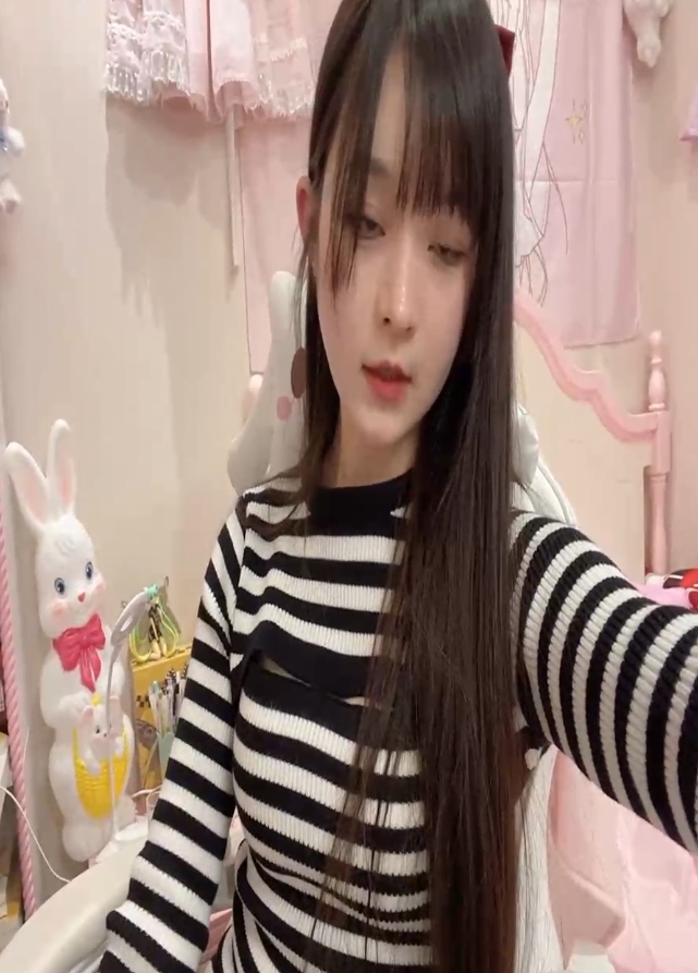 斗鱼蔡小熊最新福利视频合集，56部13.3G，百度热议中