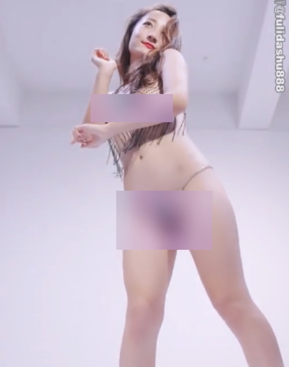 露脸反差婊热舞视频合集，放飞自我，百度盘富强