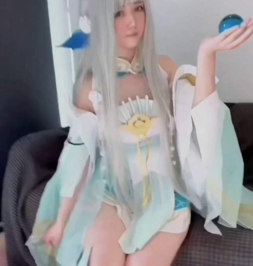 北池阁COS博主MN57v35.2g推特视频大放送！收藏百度ED2K，新增明日香神里绫华，粉丝团解散引发热议