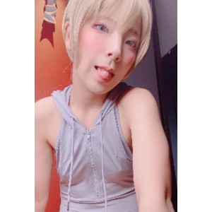 根据您提供的内容，为该商品取一个独特魅力，笑容魔性，@comonun视频合集[120v+37.8g][百度盘]