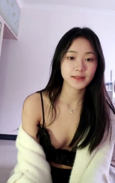 ```markdown[转载搬运]半糖主播顶点大合集[52V+38.8G][百度盘]在这个[转载搬运]的视频合集中，半糖主播顶点成为了焦点。她以一种独特的方式吸引了观众的注意。其实之前在学校里，她就展现出了与众不同的魅力。顶点，一个名字，一个身影。她的外貌让人过目难忘，不需要过多的形容词，只需一眼就能让人记住。以致于脚踩高跟的她在现场频频摔脚滑，却依旧保持着优雅。这个视频合集包含了52个视频，总共