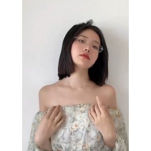 模特年年作品104套32.7g合集：百度ED2K收藏编号389，魅力无限