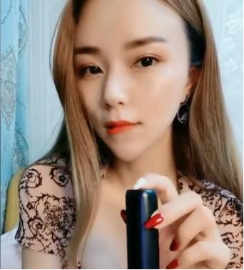 小雪御姐演示足系浮力系列产品,优雅魅力惊艳全场