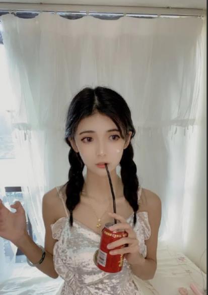 狗头妹子:纯美女神完整合集,1.6G视频精华尽在其中
