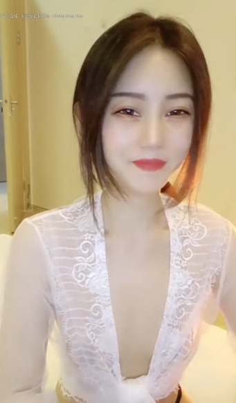 虎牙新晋女主播猪九妹作品合集：4.92G高颜值浮力姬上海猪九妹，成熟风情桃花眼，人间尤物风采尽显