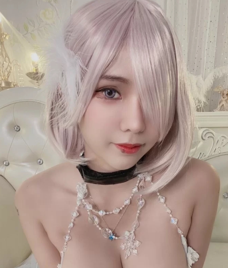 山峰上的玩冒烟Coserminichu最高清视频合集37.1G