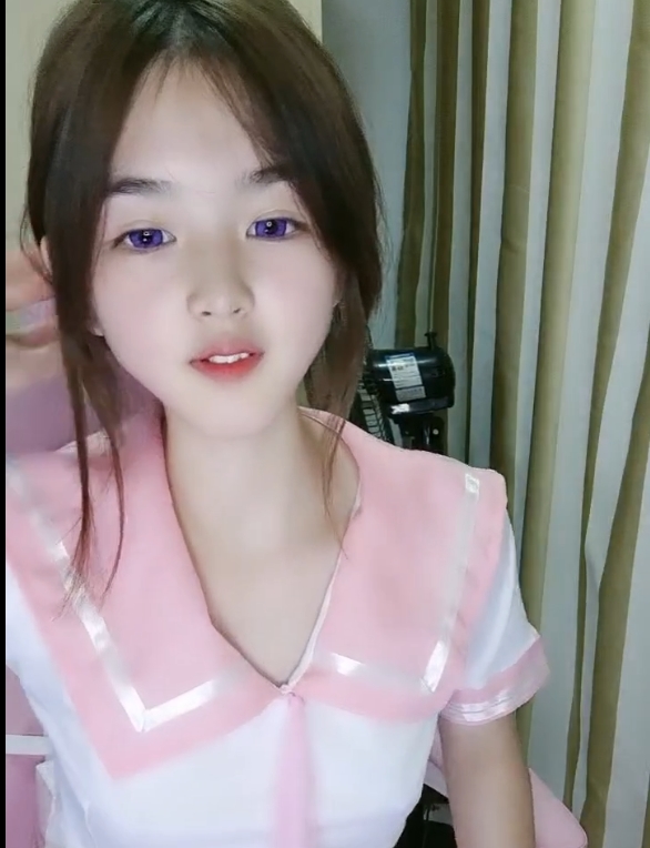 热门新视频：小晶晶释放魅力，355v404.5g