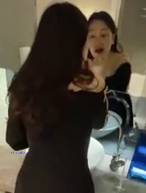 熟女ED2K甜美蓝阿姨与年轻男友最新合集12V6.1G，收藏188