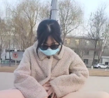 自行打包百度盘兔兔野外展示最新合集33V5G,学校公园商场人前展示