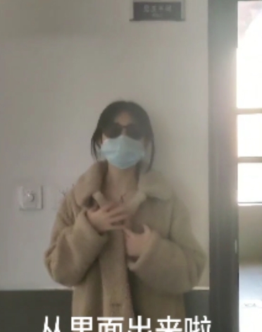 自行打包百度盘兔兔野外展示最新合集33V5G,学校公园商场人前展示