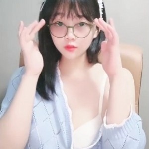 00后舞蹈生《桃子》最新合集10VXXG，青春活力舞蹈