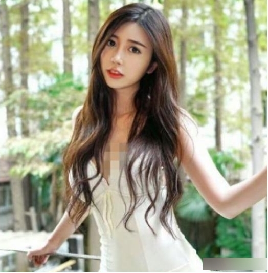 轻熟少女p站户外作品大合集萌汁1V视频，精彩瞬间尽在其中