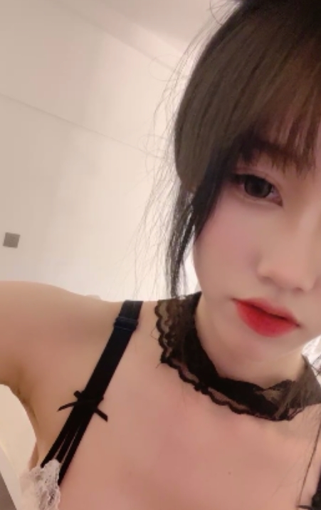 乔乔妹妹黑框眼镜双马尾合辑24v18.4g丰腴可爱