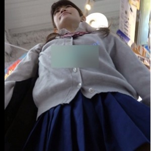 日产精选小樱抄底视频1部574.3MB劲爆