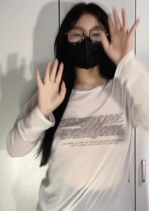 推特榴莲热舞变装合集11部1.15G，链接永久有效