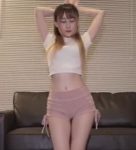 虎牙咚小姐绝密收藏果舞秀合集20G深夜福利