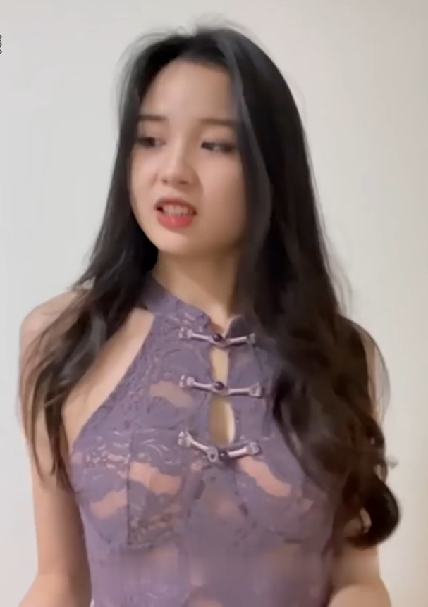 陈J怡乖乖女私拍互动视频1V9P510M反差婊