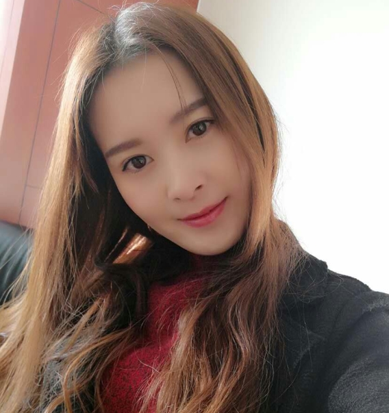 自行打包少妇四人游4场景1.25G浴室湿发反差婊