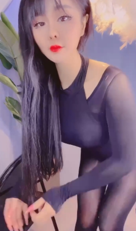 甜笑女神露露丝袜合集128部快手13.7G绝对珍藏