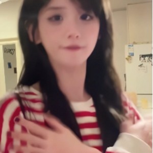 井川里予AI脱衣火爆抖音1V194M