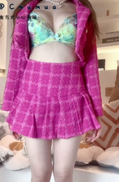 蜜桃沐沐抖馒头合集477V65G某站