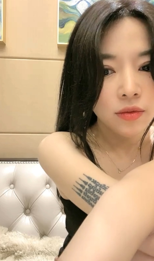 10.2G艺术小雅直播抖音合集50部火辣诱人