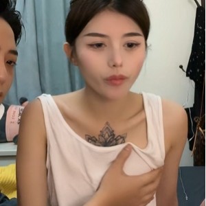 推特十九岁御姐黑丝美足7部4.1G超绝顶技