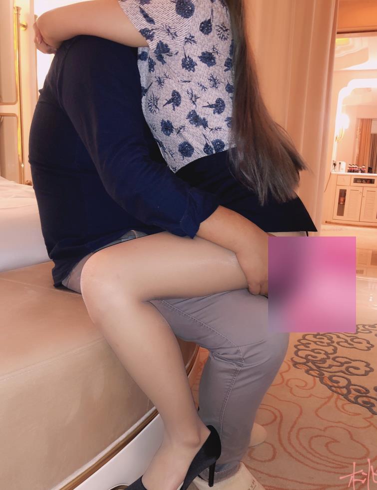 劲爆推特丝袜小妻子绿帽情侣合集84部33G
