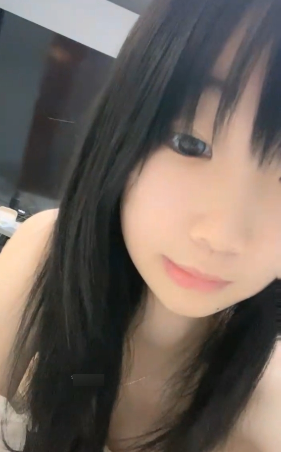 一只兔叽吖学妹菲菲啊非86v典藏50.8g青春无敌