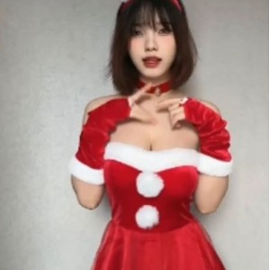 微密圈反差婊琳铛100+套私拍2.75G蜜桃曲线太勾魂