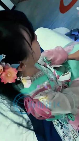 海角暗黑之神劲爆三人行13帖3V952M太多汁