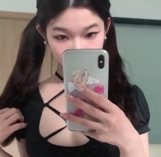 委屈小狗250p65V633M超嫩萌妹某处扒拉神秘处